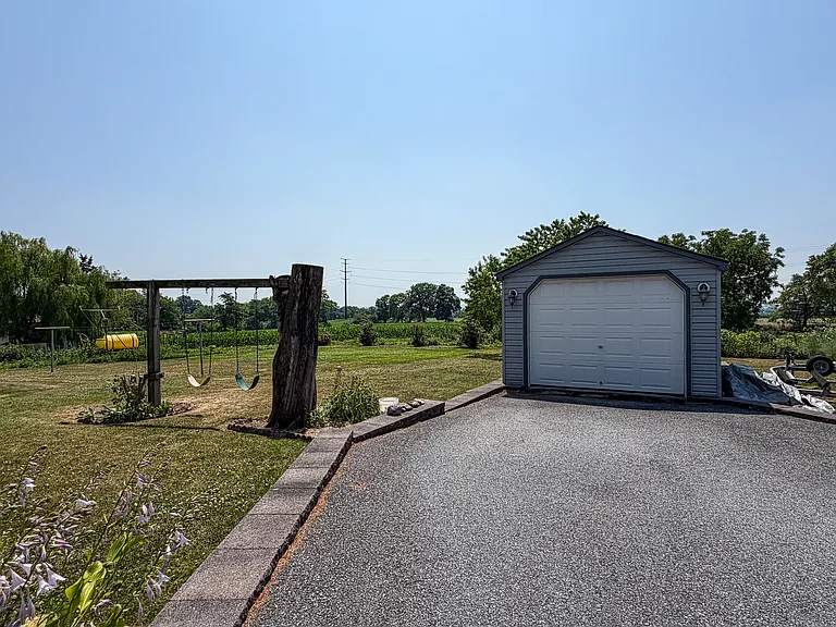 213 Hahnstown Rd — Photo 29