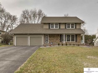 11634 Douglas St, Omaha, NE 68154