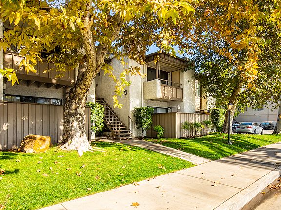 2nd image of 15511 Sherman Way APT 15