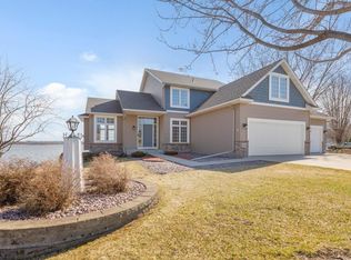 4090 Wells Lake Ct, Faribault, MN 55021