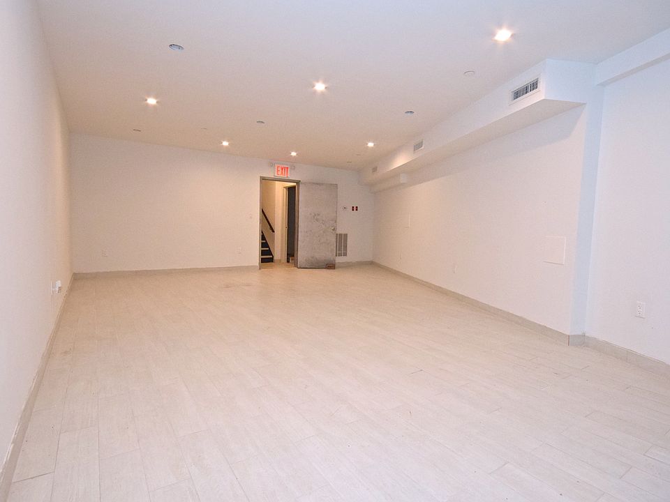 2nd image of 997 Washington Ave #B