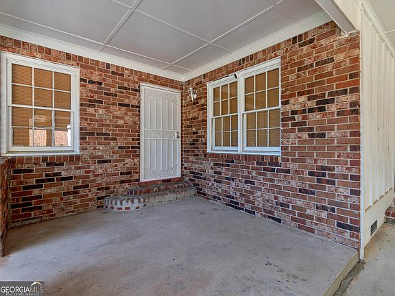 4th image of 242 Lake Jodeco Rd
