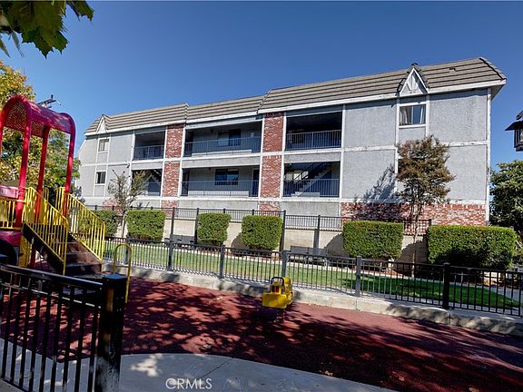 2nd image of 417 W Harvard St