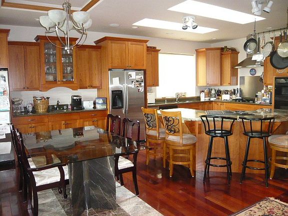 Kitchen - Dining room