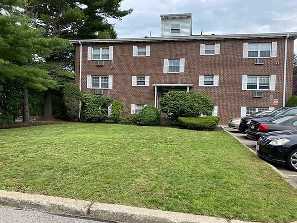 31 Pond St #23