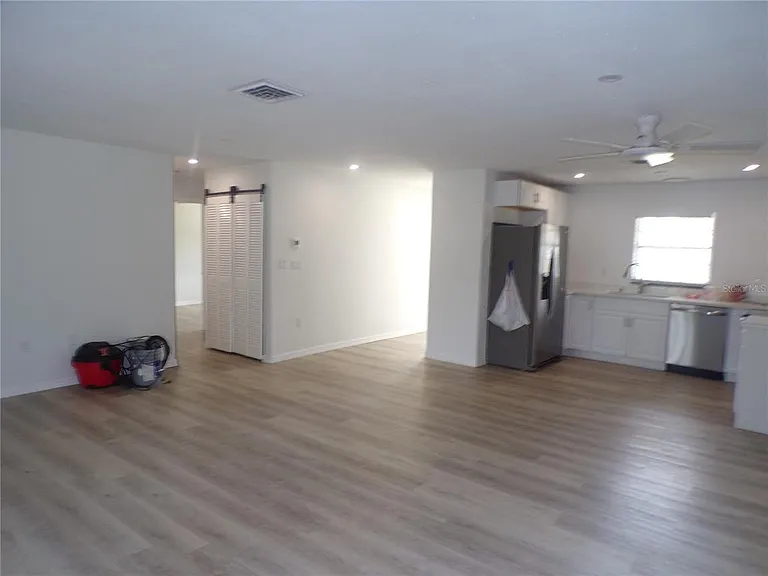 421 Orchid Dr — Photo 4