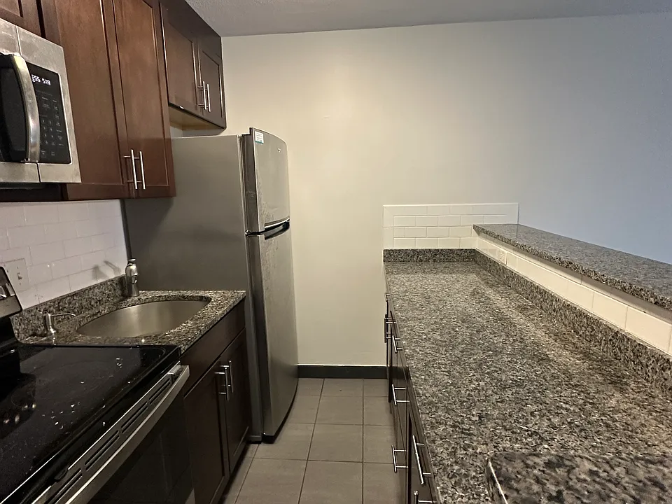 26 Whites Ave #15