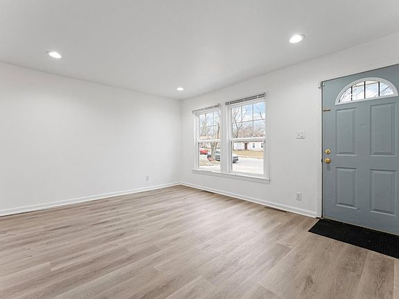 3rd image of 4023 Martin Luther King Dr