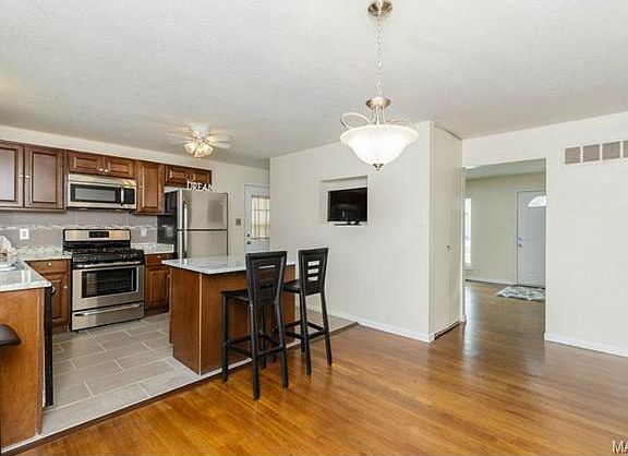3rd image of 11943 Honey Hill Dr