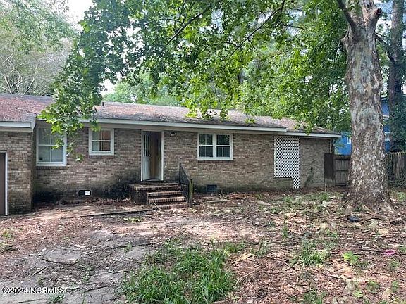 5th image of 213 Fairway Drive