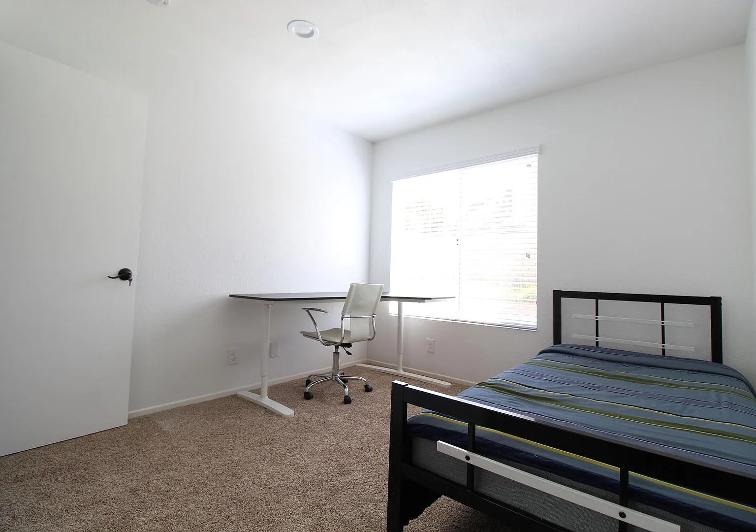 Exclusive Mission Grove Executive Home W/Views! 6+3 — Photo 4