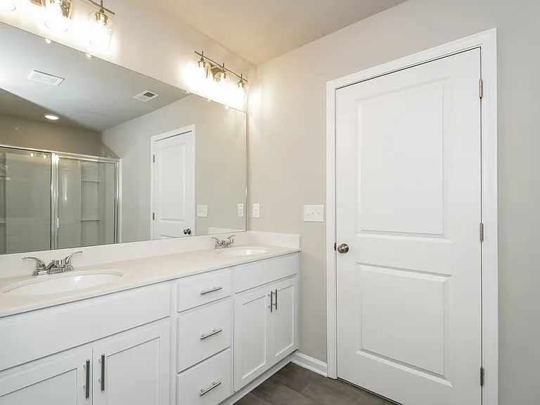 552 Elliston Pl — Photo 9
