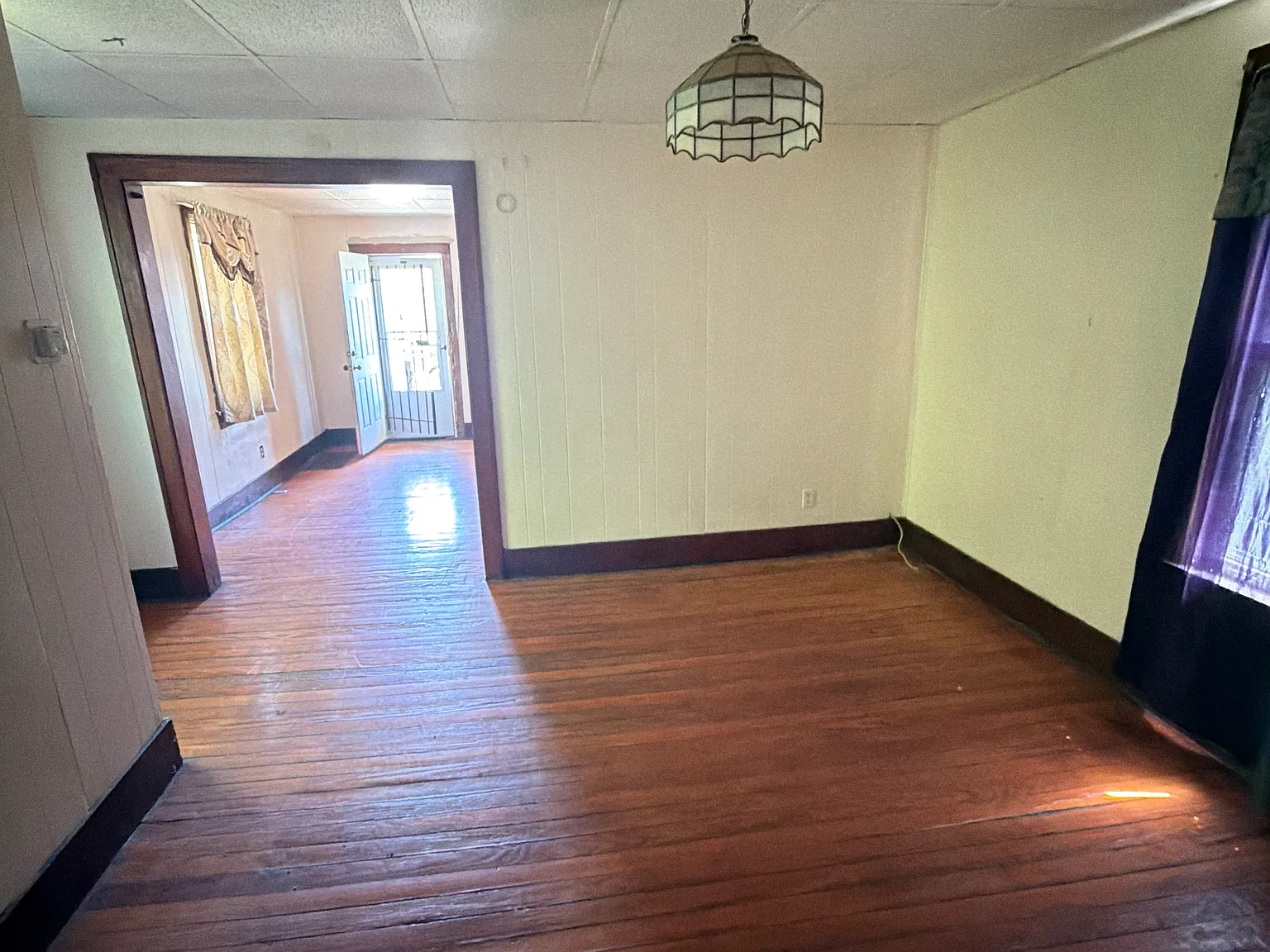 3 bed, 704 sqft, $500 — Photo 3