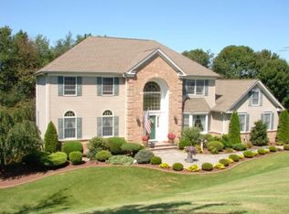 28 Running Hills Dr, Newton, NJ 07860