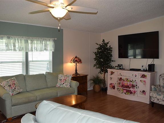 3rd image of 37530 POCO AVENUE