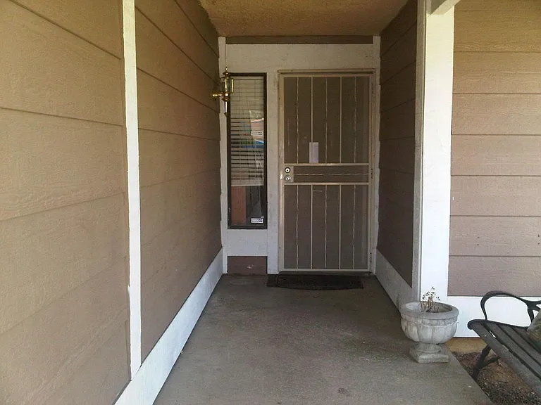 9784 Bolton Ave — Photo 5