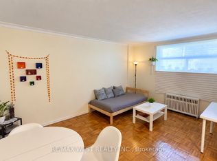 10 Crown Hill Pl #29, Toronto, ON M8Y 4C6
