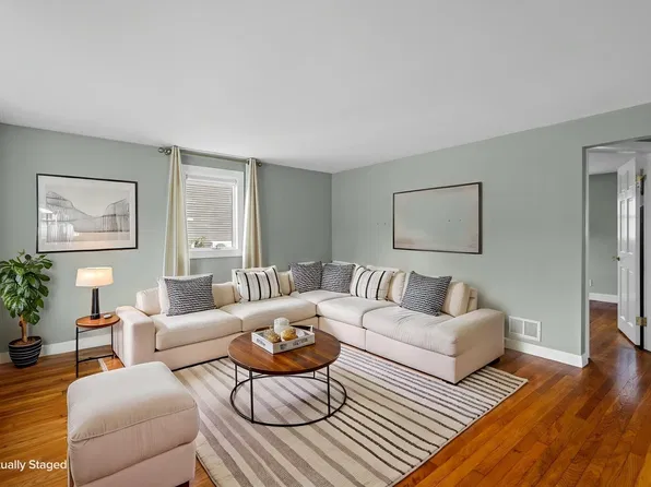 50 Main St, Foxboro, MA 02035