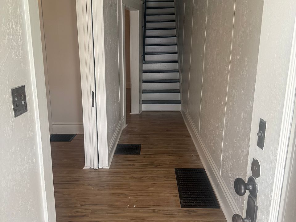 1st image of 22 Browning St