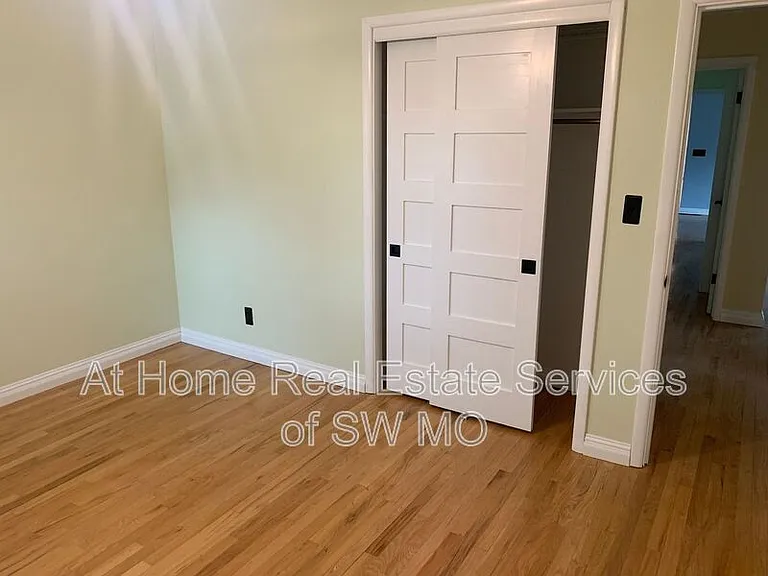 2322 E Langston St — Photo 12