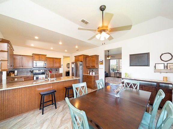 4th image of 3413 Northglen Dr