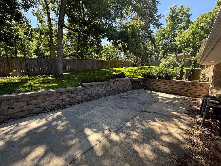 2500 Bluff Blvd — Photo 63