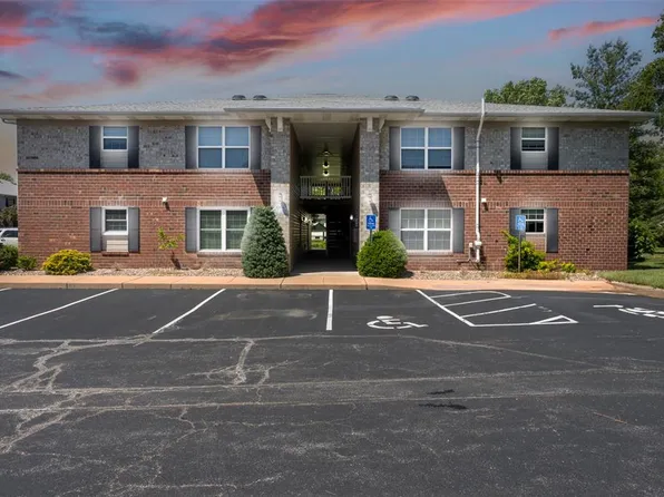 406 S Church St APT 622, Saint Peters, MO 63376