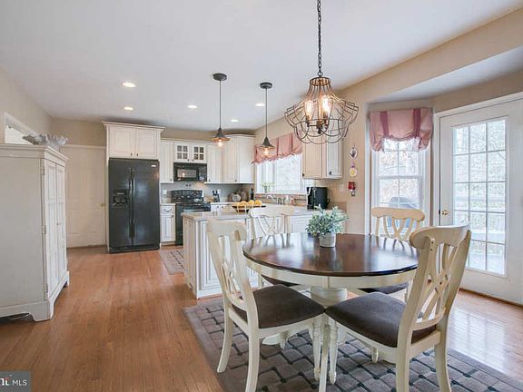 4th image of 3903 Myers Ct