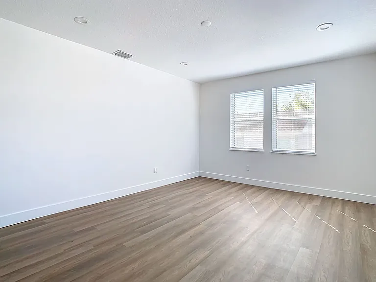 6235 S Manhattan Ave #8 — Photo 17