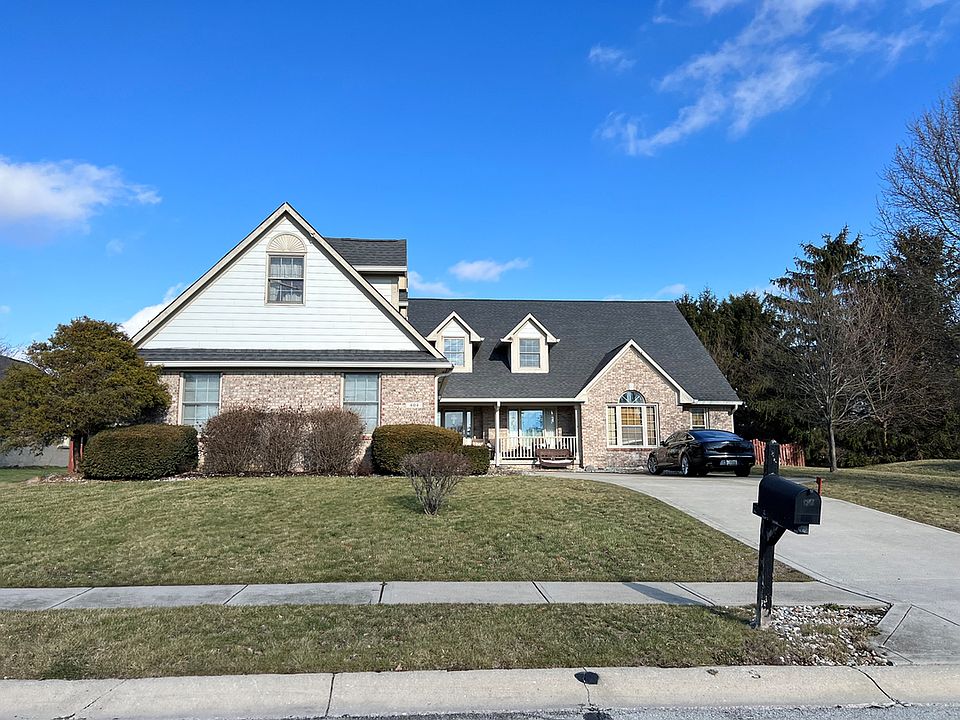 1st image of 404 Fox Ln