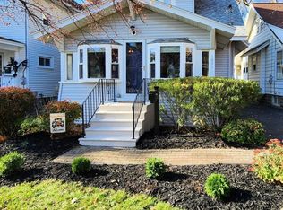 1091 Van Antwerp Rd, Niskayuna, NY 12309