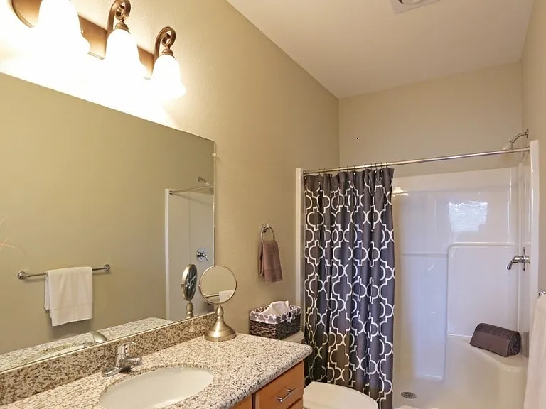 Riverbend Apartments — Photo 22
