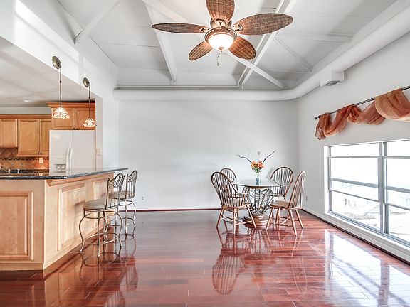 3rd image of 3 N Columbus Blvd APT 415