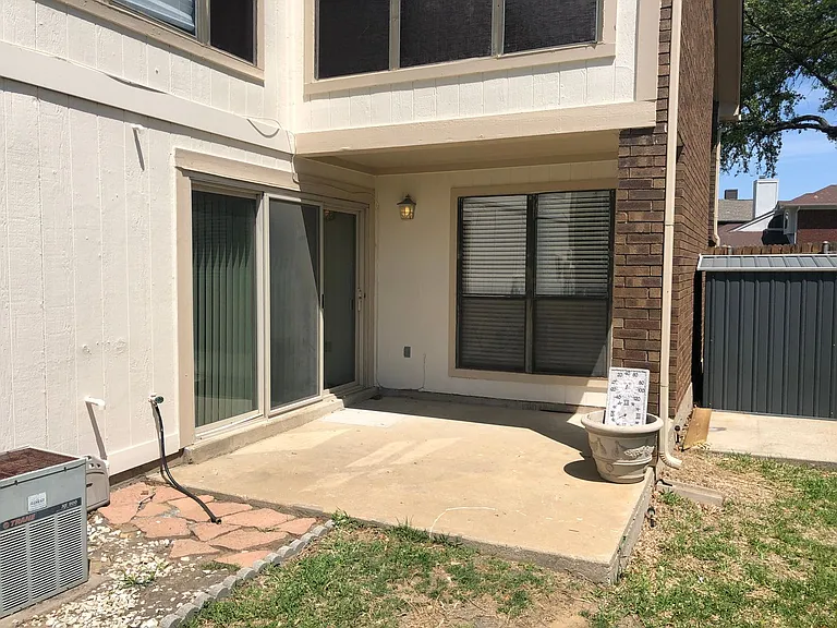 1002 Alameda Dr — Photo 26