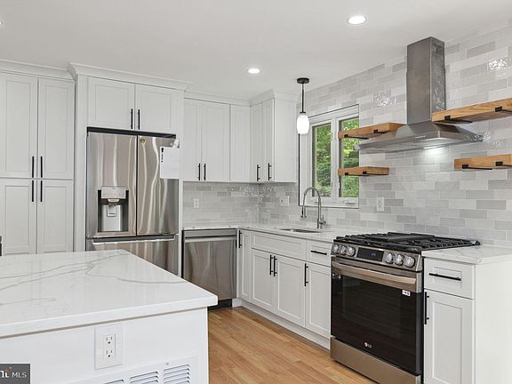 5th image of 6519 Oakwood Dr