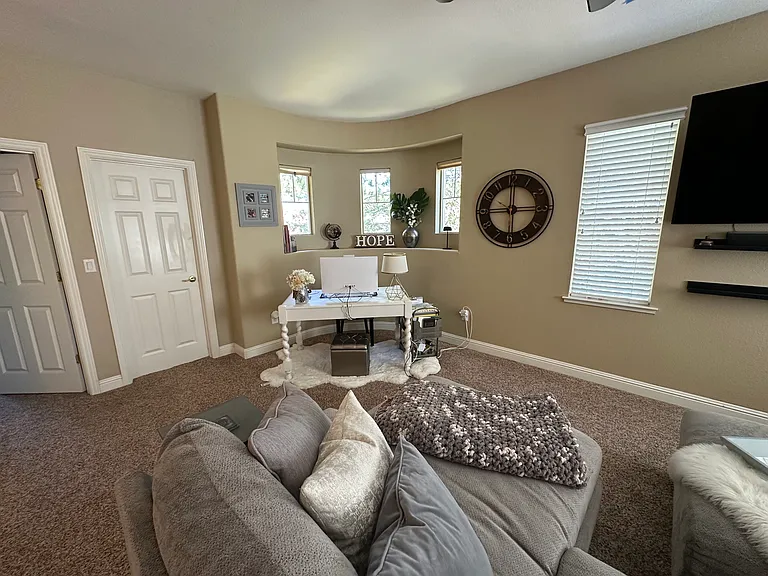 1075 Gamay Dr — Photo 30