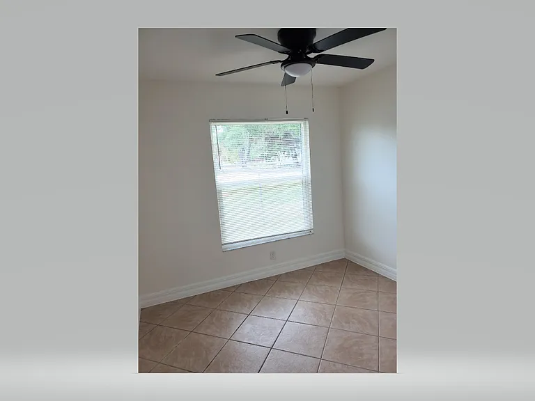 719 23rd St E — Photo 10