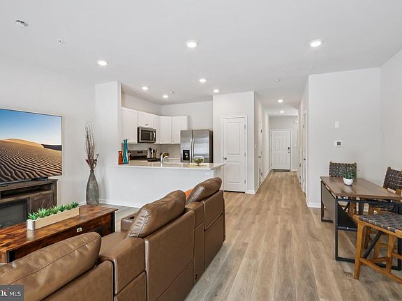 5th image of 1138 Martin Rd