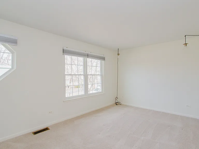 1217 N Village Dr — Photo 22