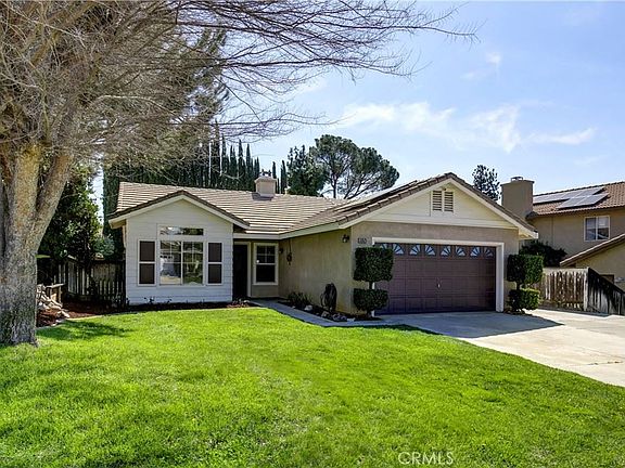 3rd image of 33525 Wildflower Ln
