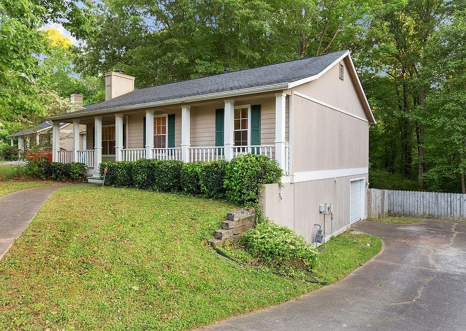 1st image of 1621 Picadilly Ct NE