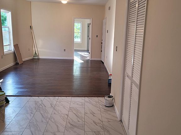 5th image of 16 Seymour Ave Floor 2