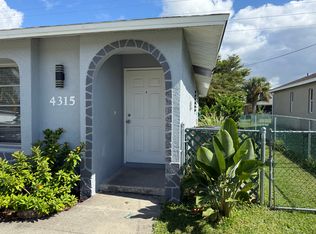 4315 SW Santa Barbara Pl, Cape Coral, FL 33914