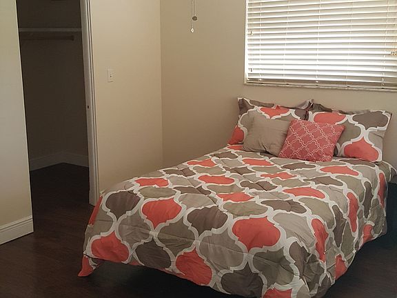 5th image of 4417 Galway Dr