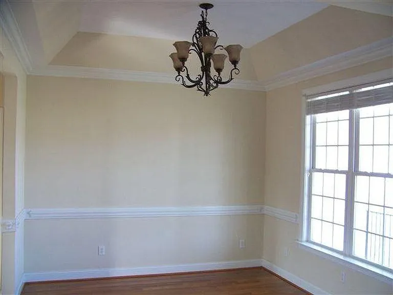 3709 Stonehenge Ln W — Photo 5