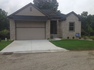 623 Shadow Brooke Ln, Tecumseh, MI 49286