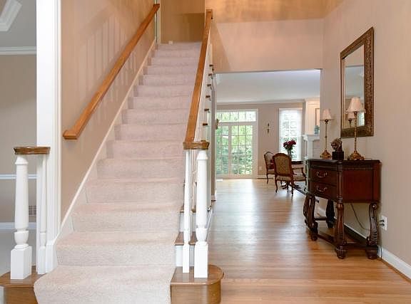 3rd image of 4670 Cavendish Ct