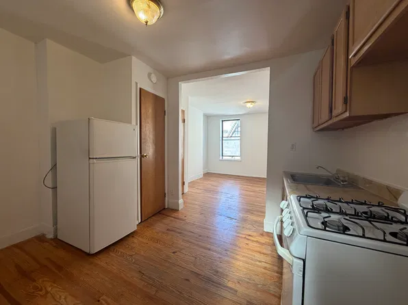409 East 74th Street image 1 of 7