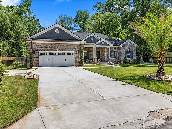 3rd image of 28 Alpine Drive