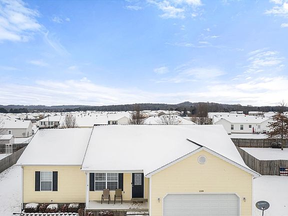 2nd image of 1318 Huron Way